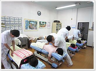 和接骨院　施術室